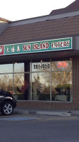 Sun Island Eatery outside
