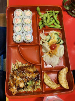 Momo Sushi inside