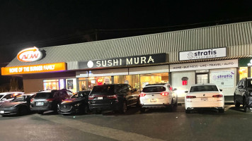 Sushi Mura outside