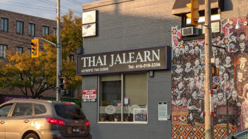 Thai Jalearn Dundas outside