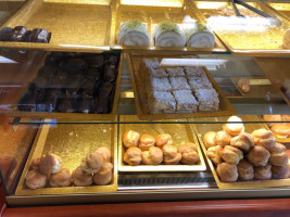 Garni Bakery outside