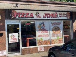Jose's Pizza outside