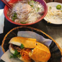 Saigon Char-broil food