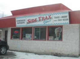 Side Trax Diner outside