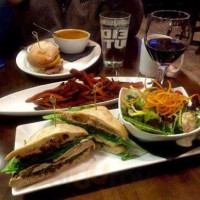 The Heid Out Restaurant and Brewhouse food