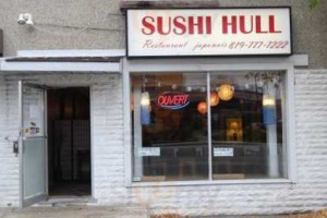 Sushi Hull outside