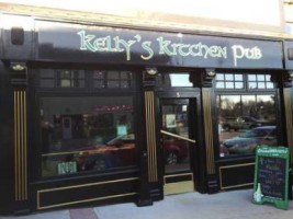 Kelly's Kitchen Pub outside