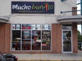 Mucho Burrito outside