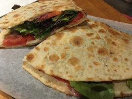 Tomaso Grilled Pizza And Panini food