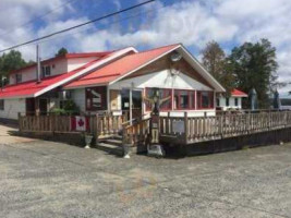 The Lakehouse Restaurant Bar inside