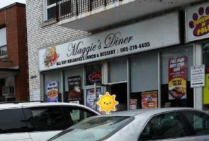 Maggie's Diner outside