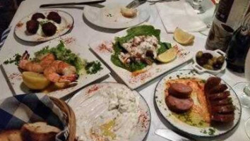 Le Mezze Taverna Grecque food
