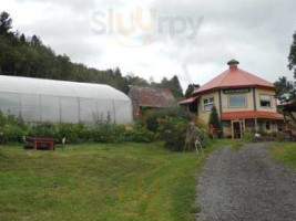 La Vieille Ferme outside