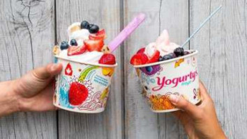 Yogurty's Froyo food