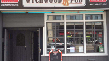 Wychwood Pub outside