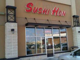 Sushi Hon outside
