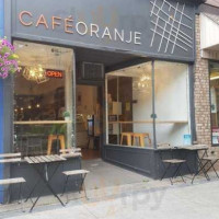 Cafe Oranje outside