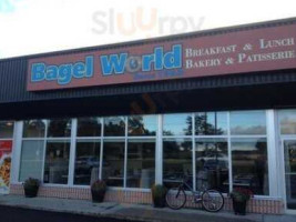 Bagel World Newmarket outside