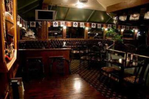 Coopers Pub inside