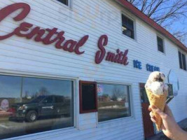 Central Smith Creamery outside
