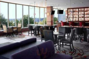 Marriott Fallsview Lobby Lounge inside