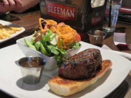 Richmond's Pub and Eatery food
