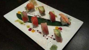 Tawara Sushi food