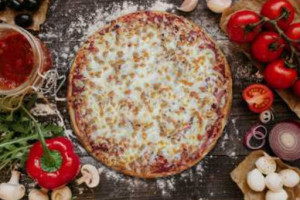 Campus Pizza food