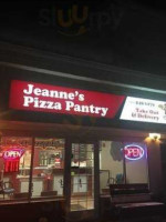 Jeanne’s Pizza Pantry food