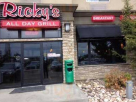 Ricky's All Day Grill 170th Holiday Inn outside
