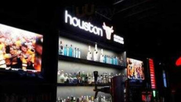 Houston Avenue Bar Grill inside