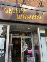 Gauffre Mignonne food