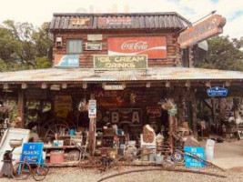 Crow's General Store outside