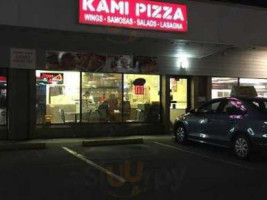 Kami Pizza outside