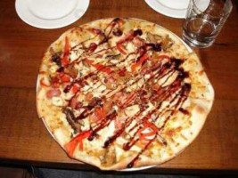 Esca Gourmet Pizza + Bar food