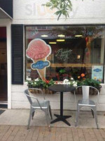 Buuntz Co. Ice Cream outside