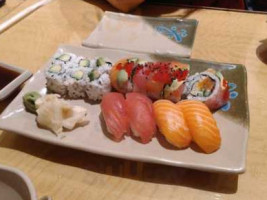 Oko Sushi food