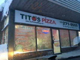 Tito's Pizza food