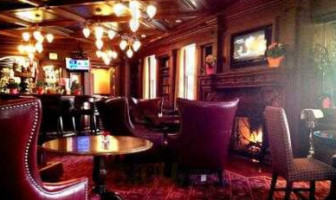 Churchill Lounge inside