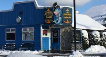 Smile's Seafood Cafe Ltd inside