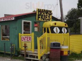 Hank's Fries outside