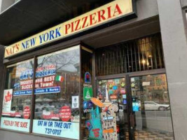 Nat's New York Pizzaria outside