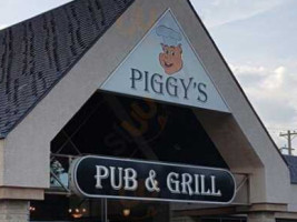 Piggy's Pub Grill inside