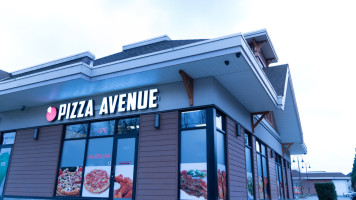 Pizza Avenue food