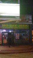 Mo-bay Jerk food