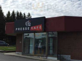 Presse Cafe outside