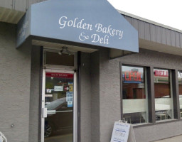 Golden Bakery & Deli outside