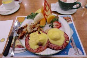 Coras Breakfast And Lunch food