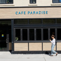 Café Paradise food