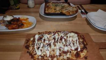 Boston Pizza food